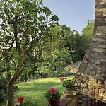 Town House With Garden And Piano Τόντι