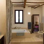 Town House With Garden And Piano * Τόντι
