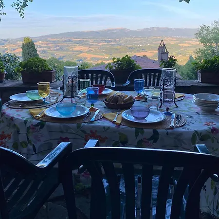 Town House With Garden And Piano *