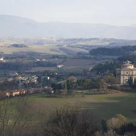 Vakantiehuis Town House With Garden And Piano Todi