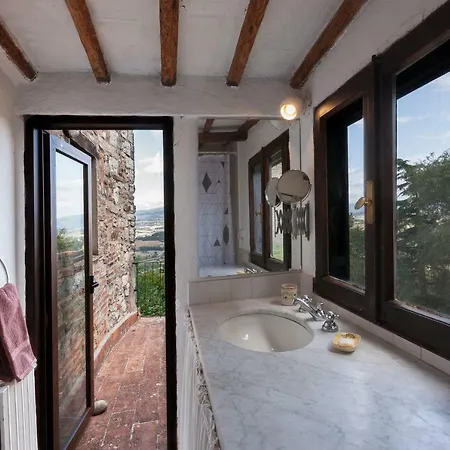 Town House With Garden And Piano